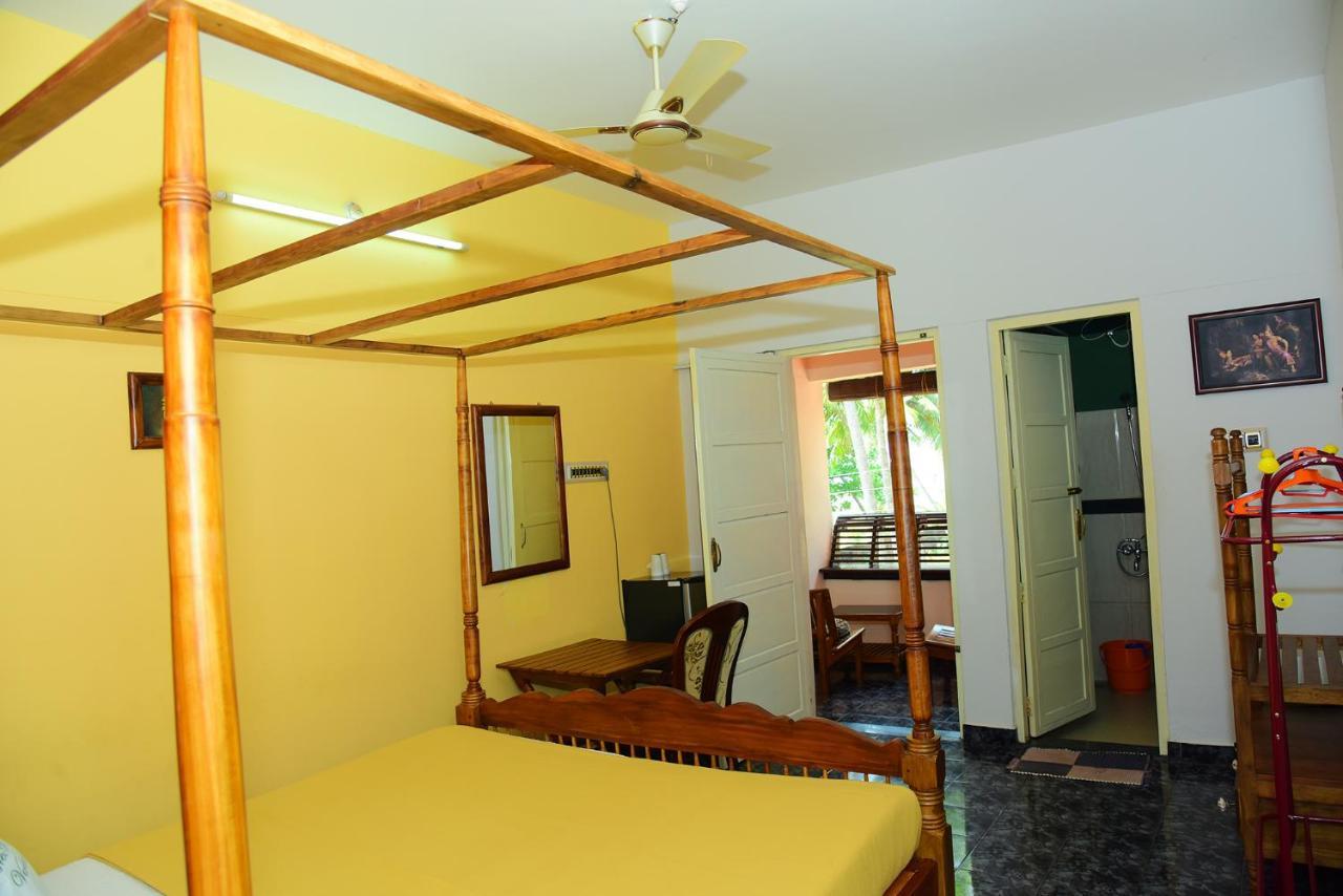 Hotel Palm Tree Anex Varkala Exterior foto